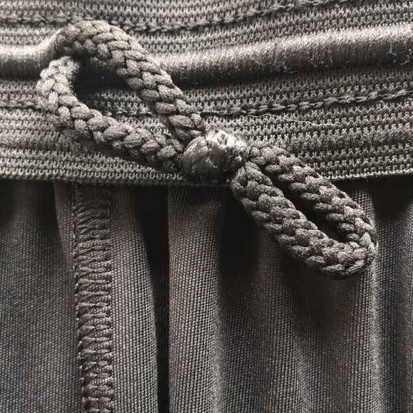 Reebok black basketball shorts, slash pockets, S - Picture 7 of 9